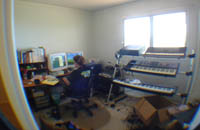 Claire in her studio in Aiea (Wide>